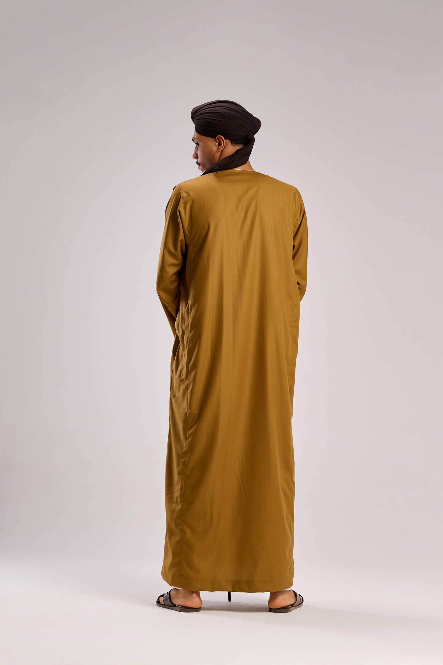 جلابية سودانية ڤايب بنية موستارد