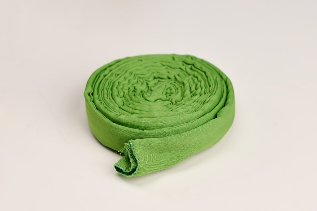 عمة سودانية شبابية ملونة