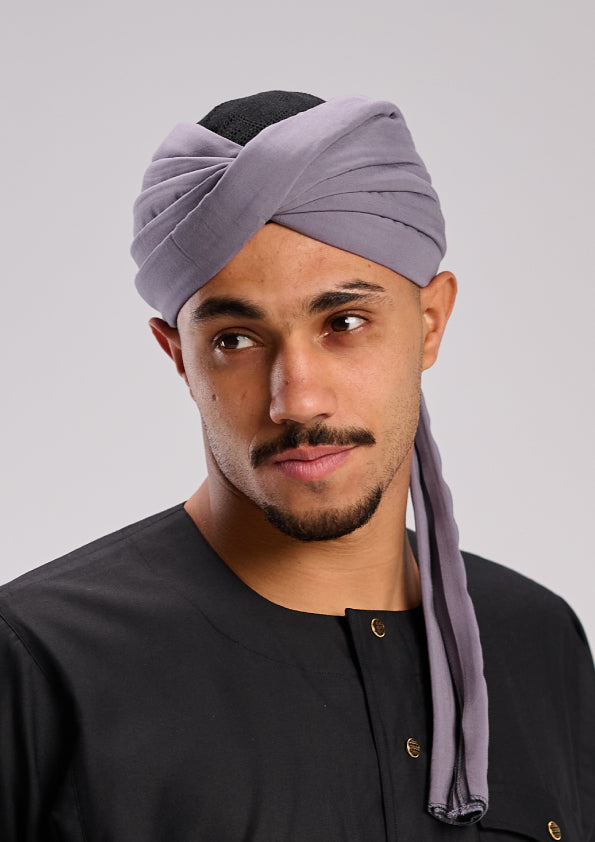 عمة سودانية شبابية ملونة