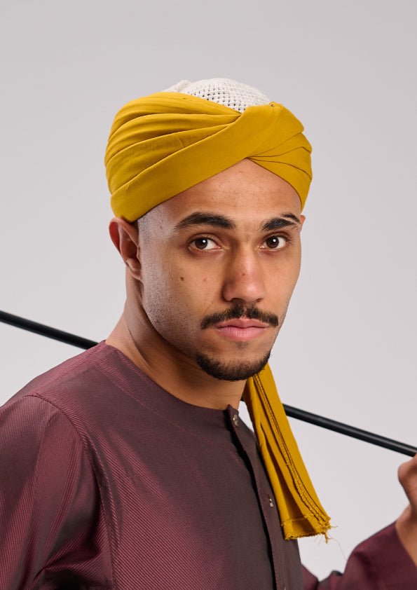 عمة سودانية شبابية ملونة