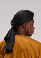 عمة سودانية شبابية ملونة