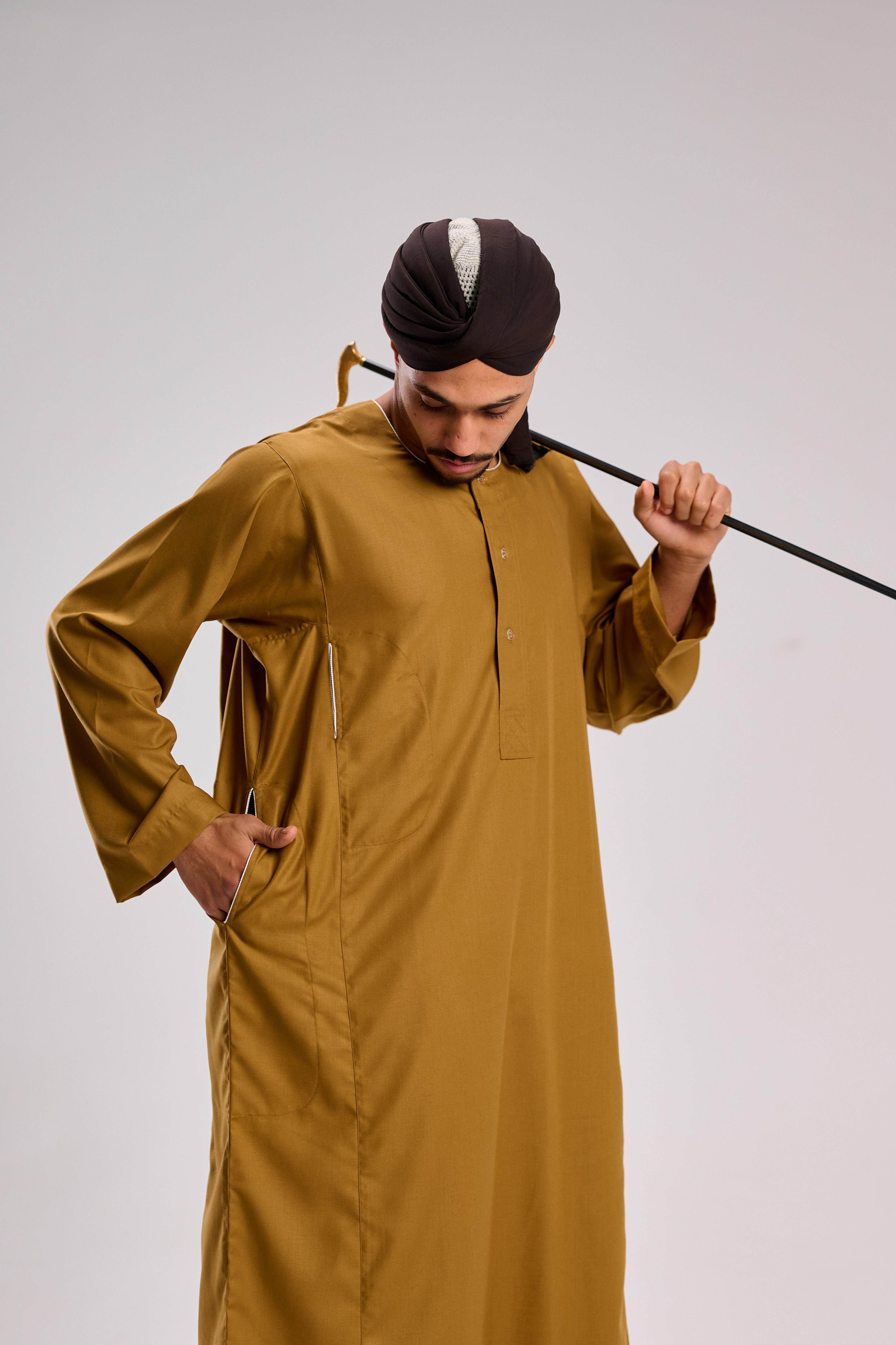 جلابية سودانية ڤايب بنية موستارد