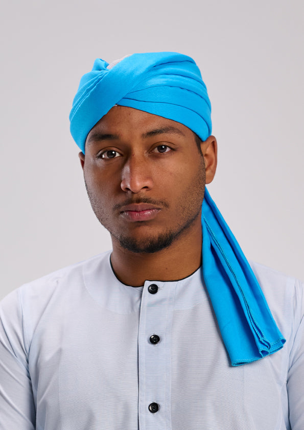 عمة سودانية شبابية ملونة